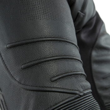 R2ZRPJ_DAINESE21M.00004FR_SN005751_CLOSEUP25-1920x0_GOZ1OO