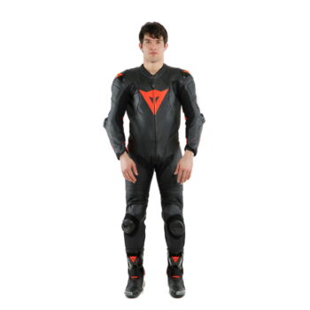 Y1OVZR_DAINESE21M.00004FR_SN005751_CLOSEUP01-1920x0_9VMPW4